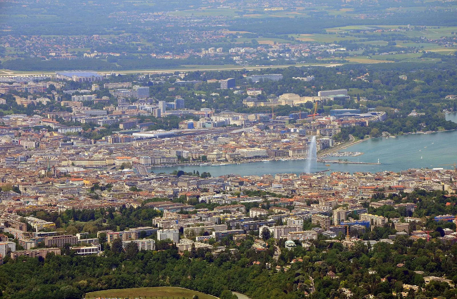 Geneva harbor and the Jet d'Eau